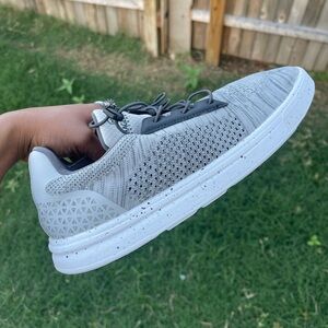 Magellan Mens Sneaker Gray Stretch Lace Up w/Toggle Round Toe Flat Heel Sz 9D